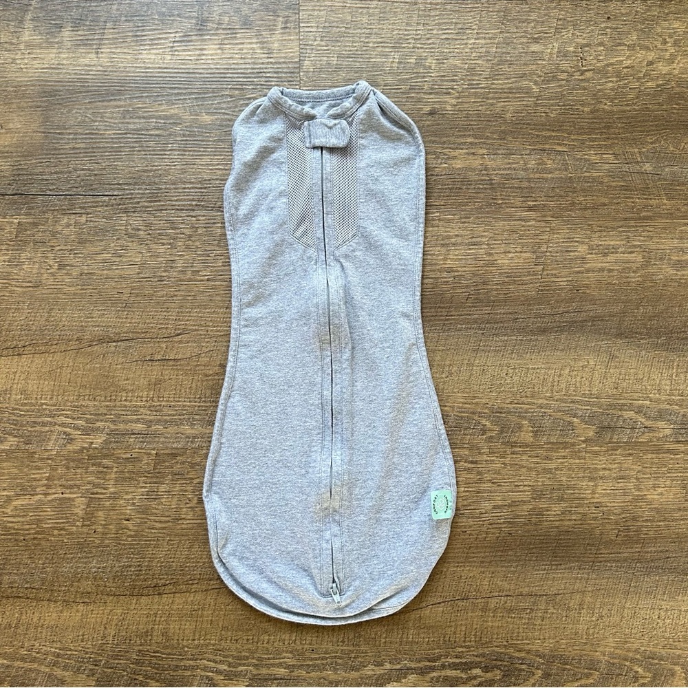 Comfort & Harmony Peanut Air Swaddle Gray 0-3 Month Swaddle Sleep Sack Sleeper - Picture 1 of 8